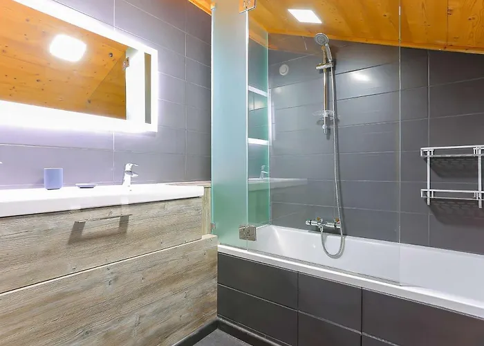 Duplex Renove A - 12 Pers, 4 Chambres, Garage, Proche Pistes Et Commerces - Fr-1-637-40